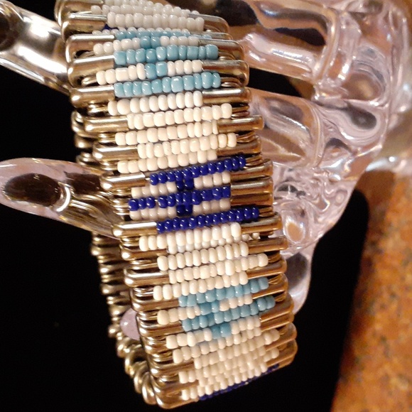 Jewelry - Vintage! Native american silver beaded bracelet
